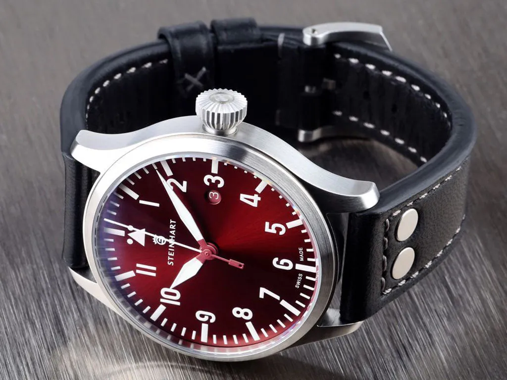 Nav B-Uhr 44 Date Red