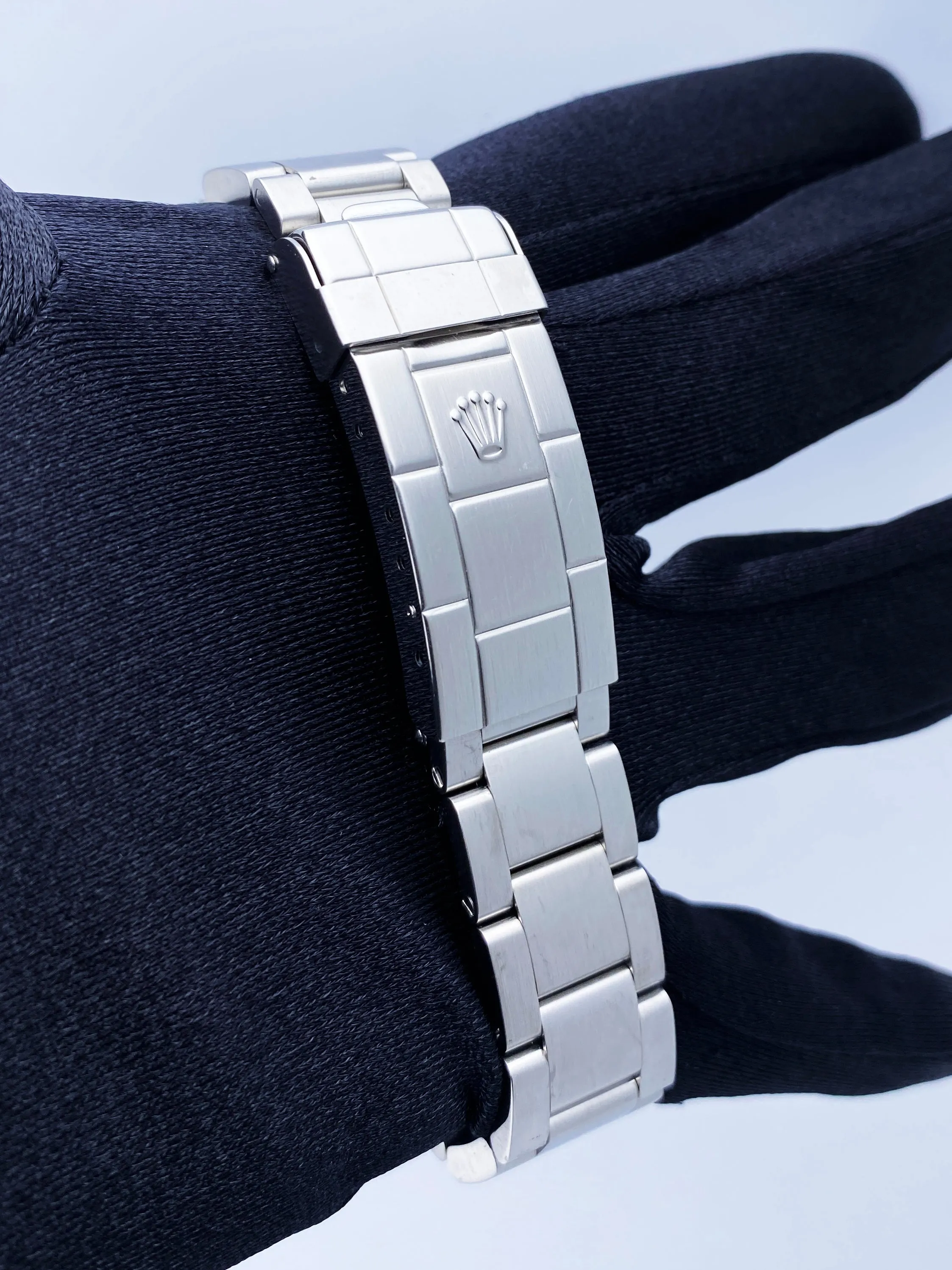Rolex Submariner Date 16610 Mens Watch Box Papers