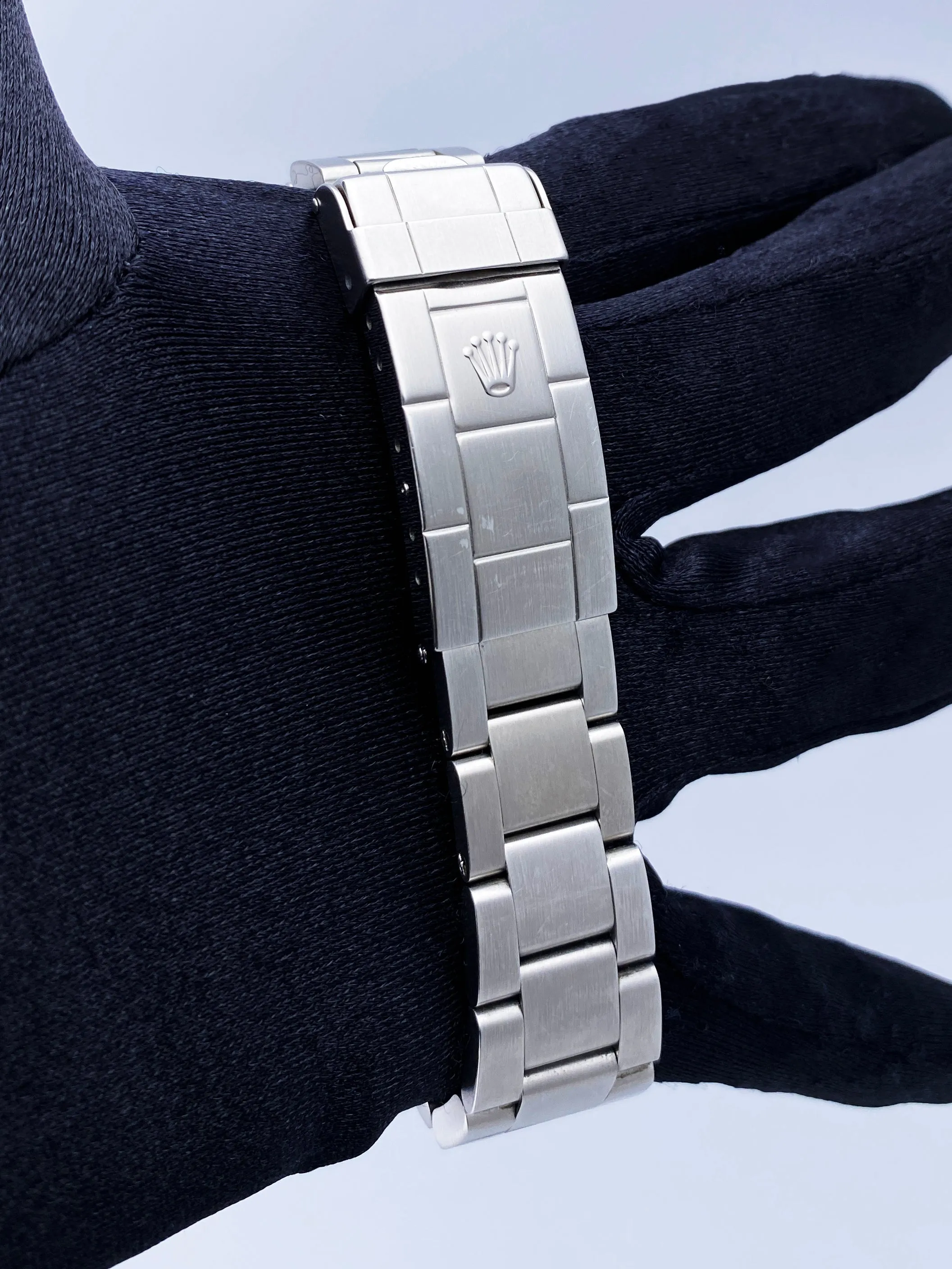 Rolex Submariner Date 16610 Mens Watch Box Papers