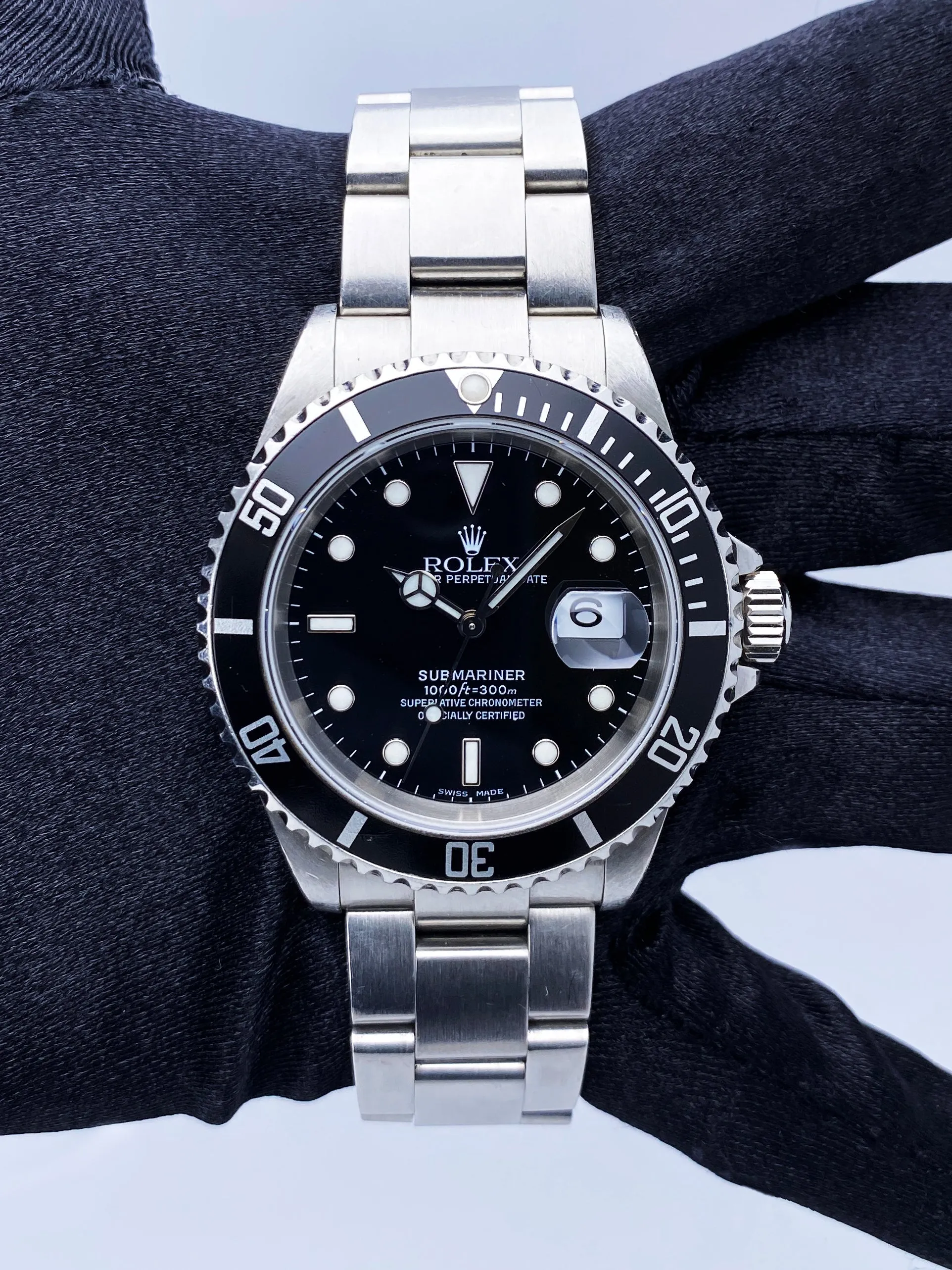 Rolex Submariner Date 16610 Mens Watch