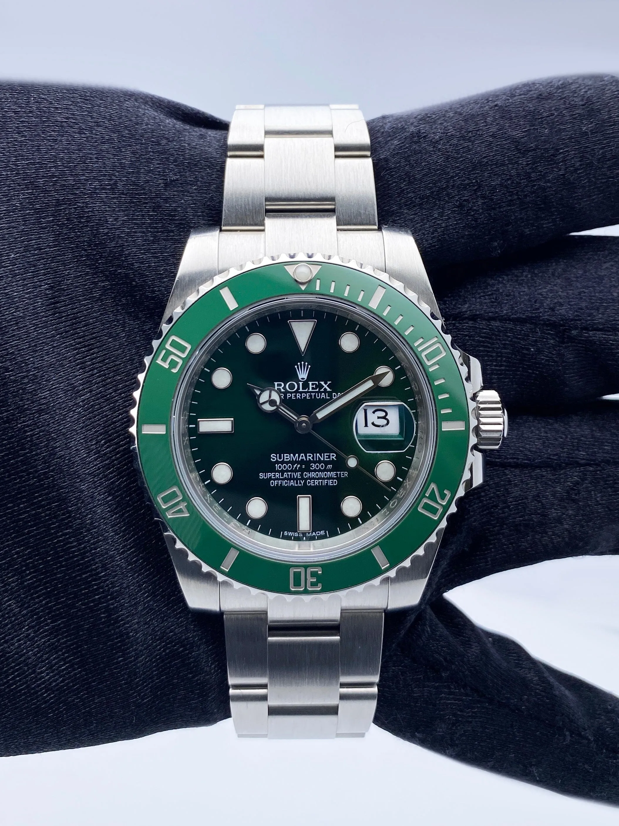 Rolex Submariner Date Hulk 116610LV Mens Watch Box Papers