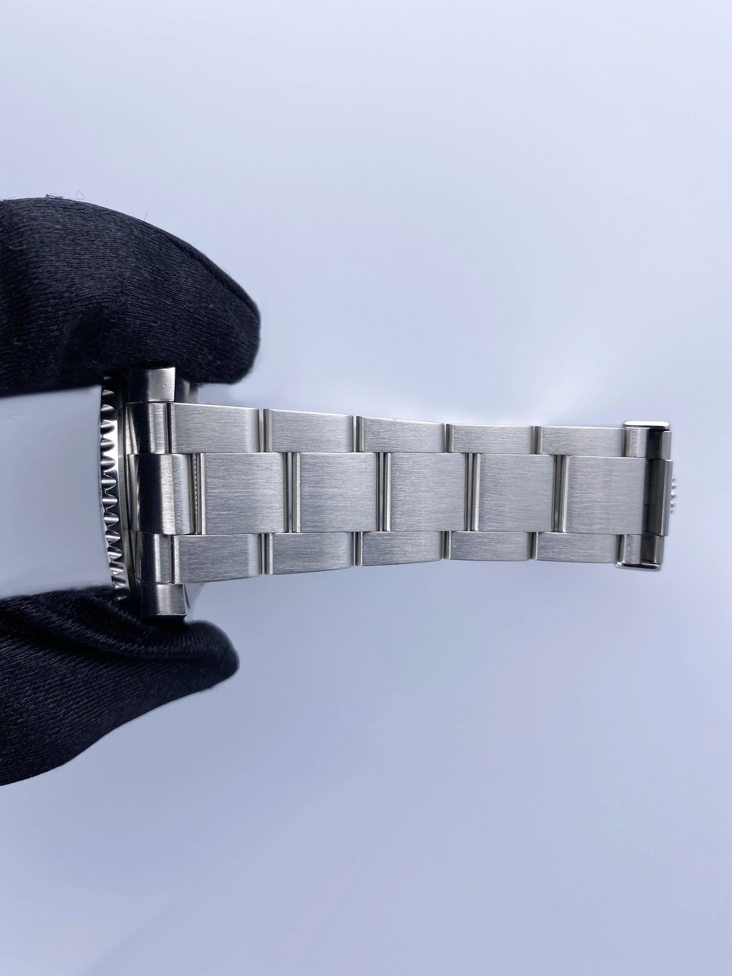 Rolex Submariner Date Hulk 116610LV Mens Watch Box Papers
