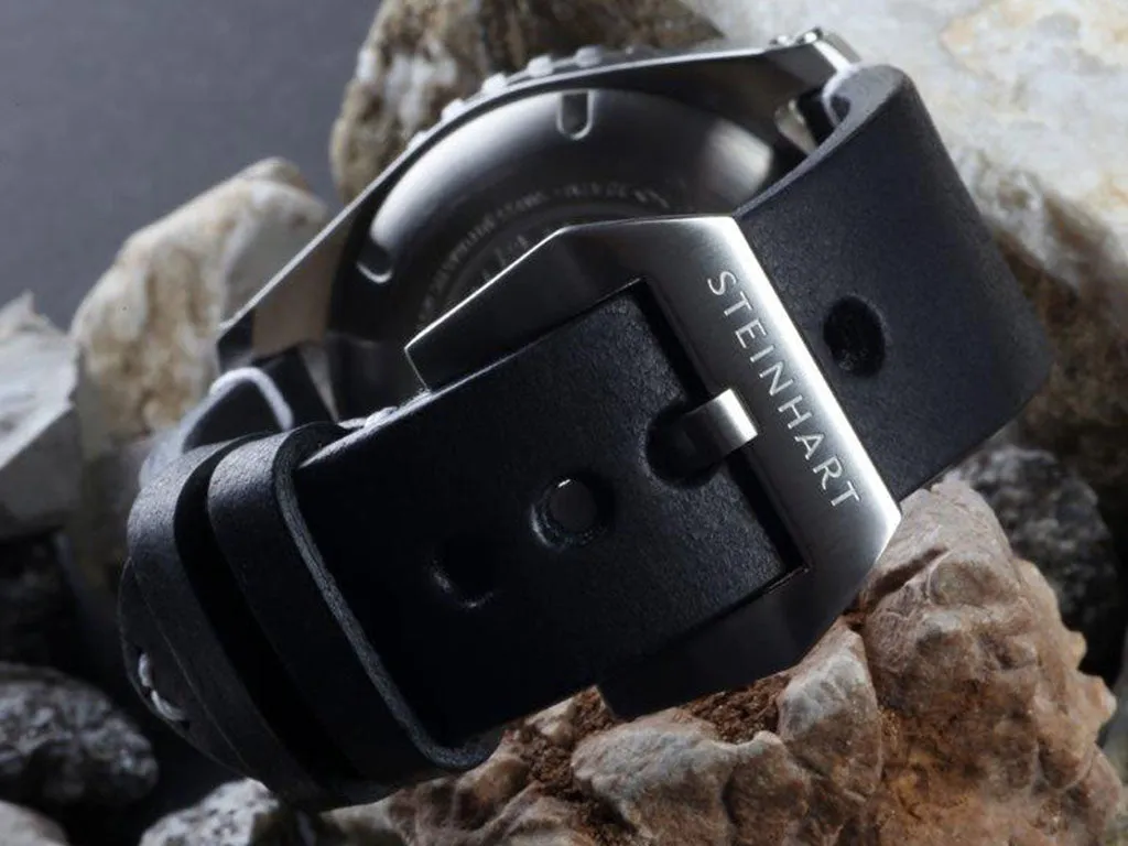 Traveler GMT Black