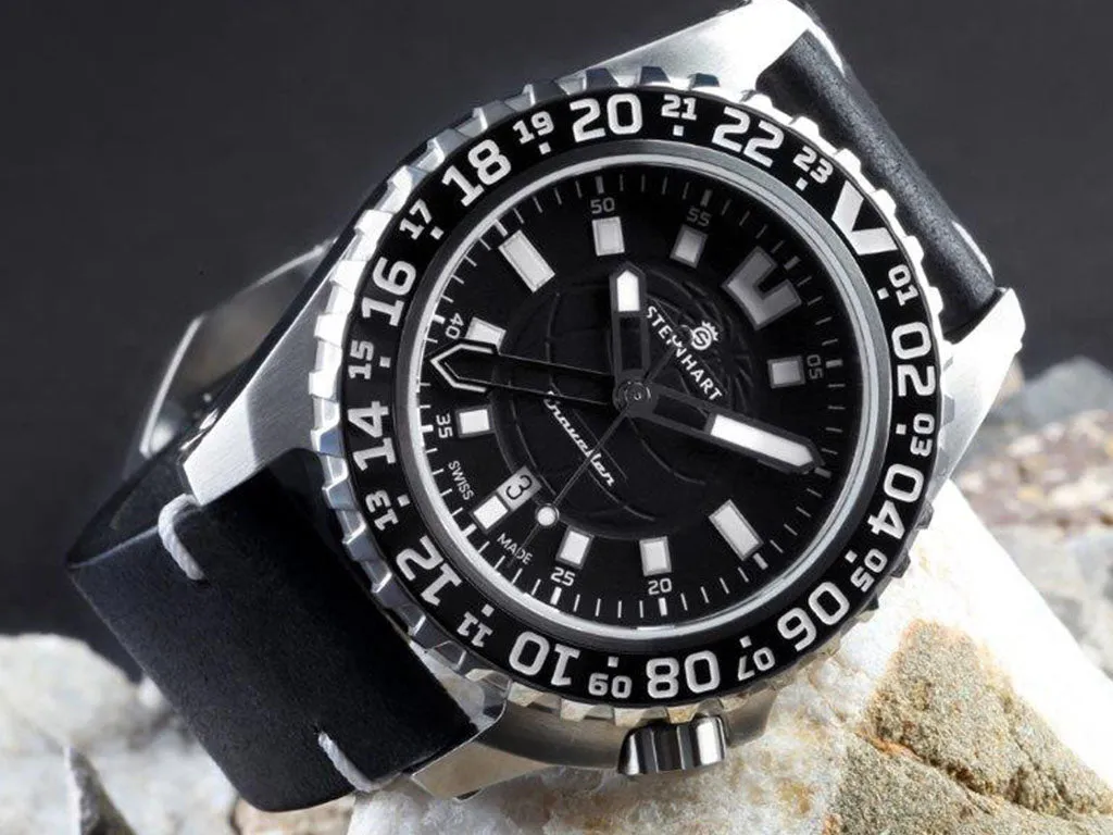 Traveler GMT Black