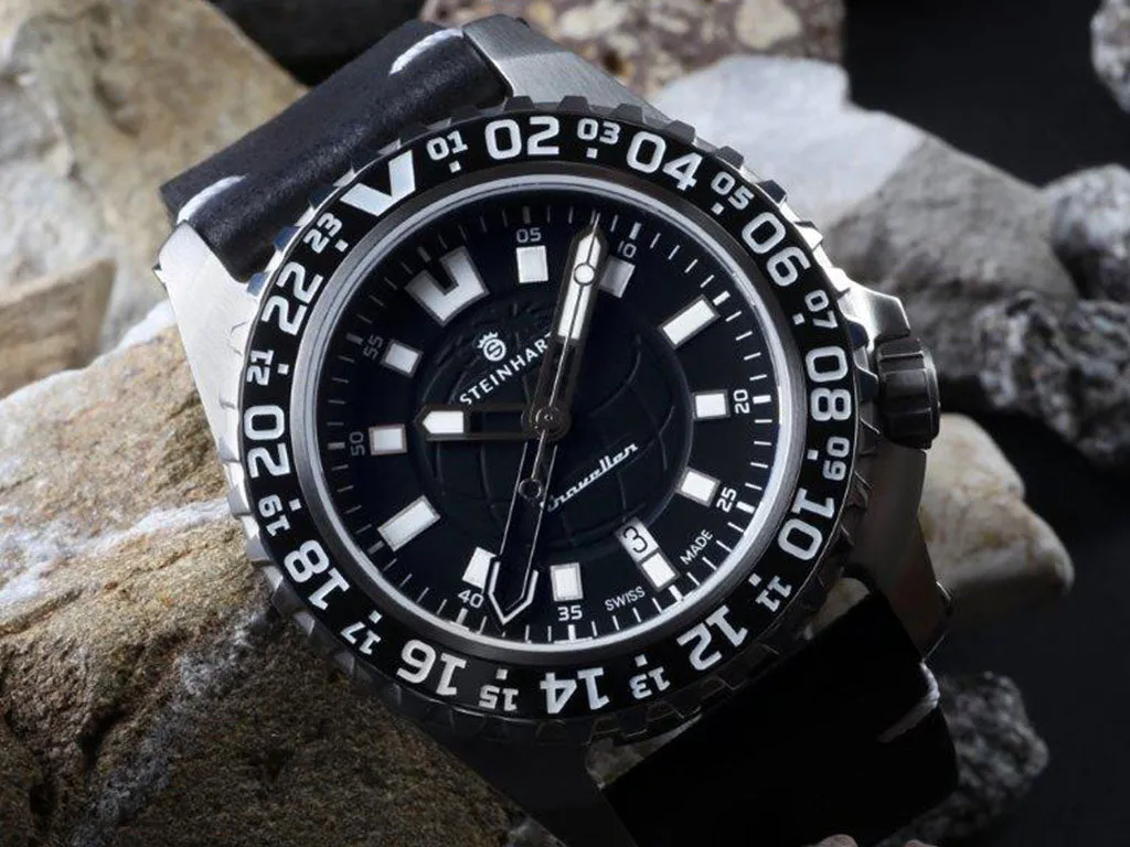 Traveler GMT Black