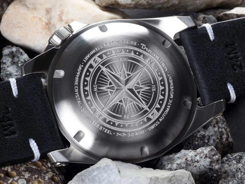 Traveler GMT Black