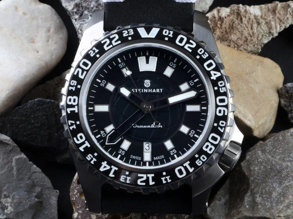 Traveler GMT Black