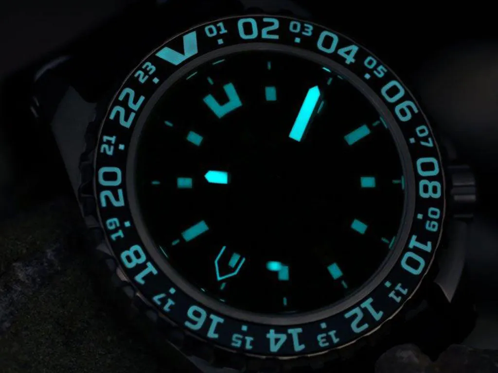 Traveler GMT Black