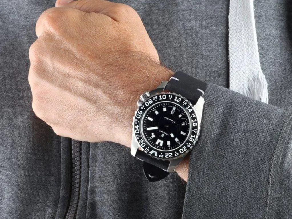 Traveler GMT Black