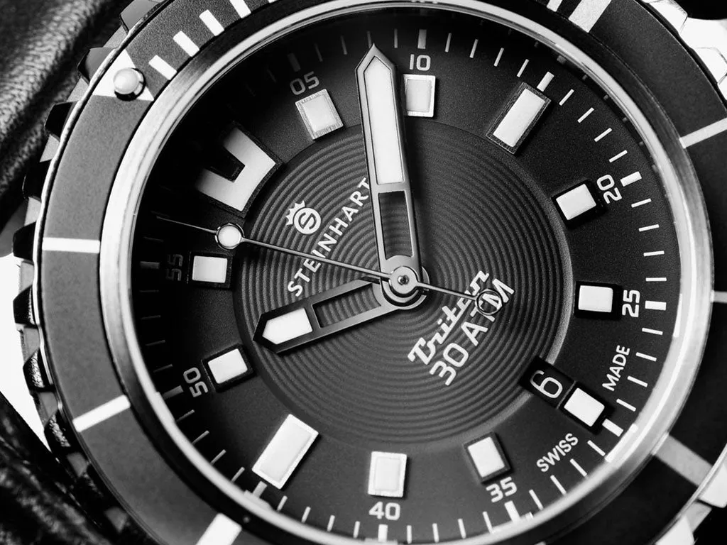 Triton 300 Black