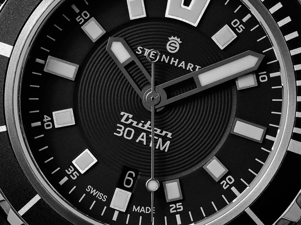 Triton 300 Black