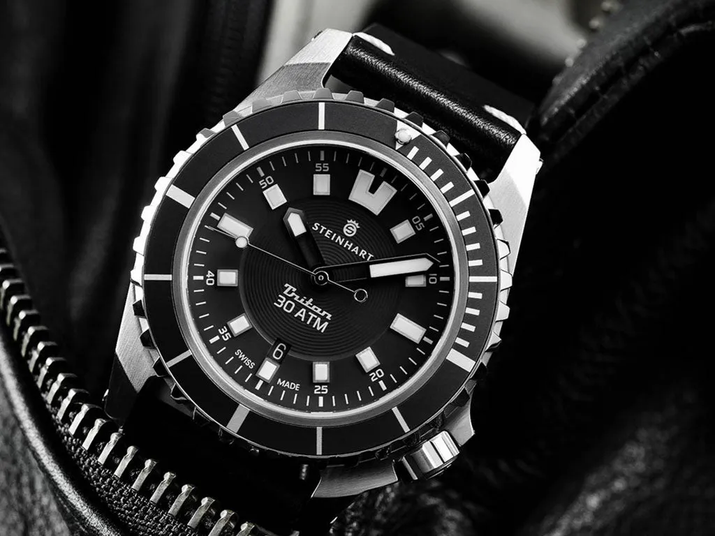 Triton 300 Black