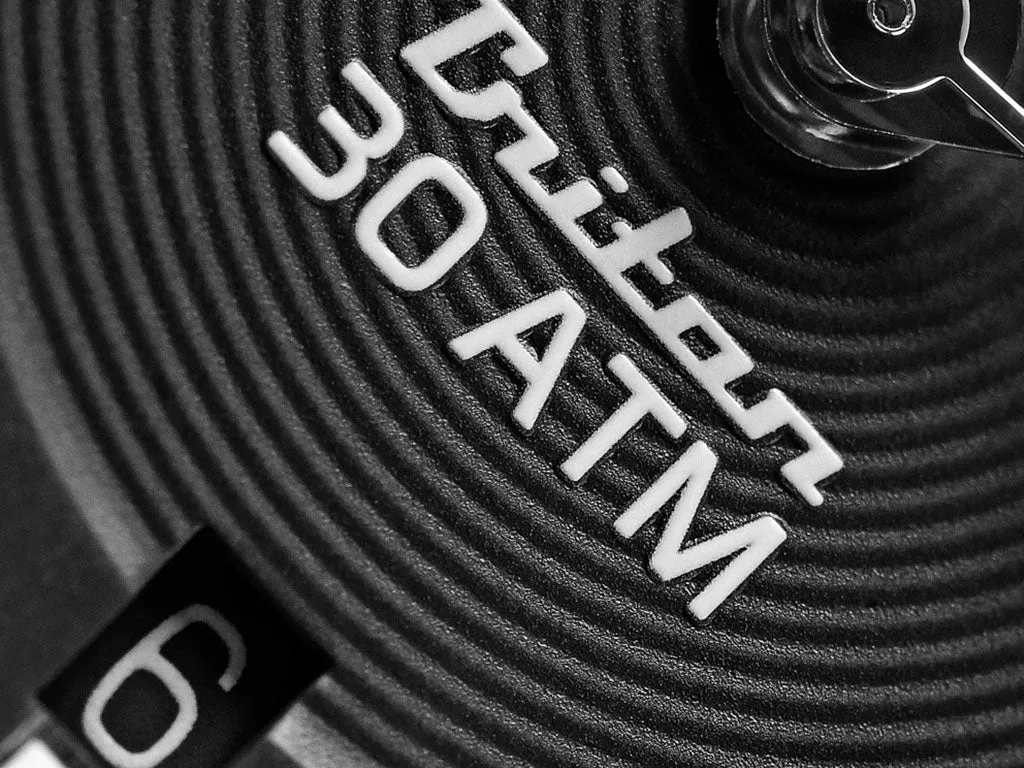 Triton 300 Black