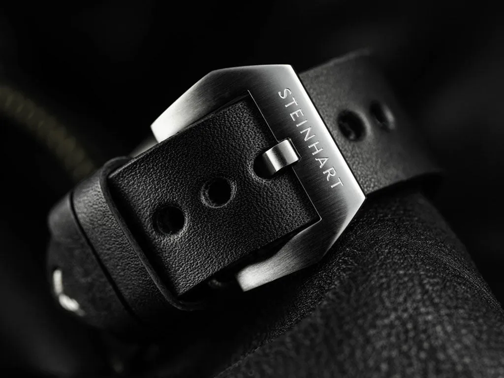 Triton 300 Black
