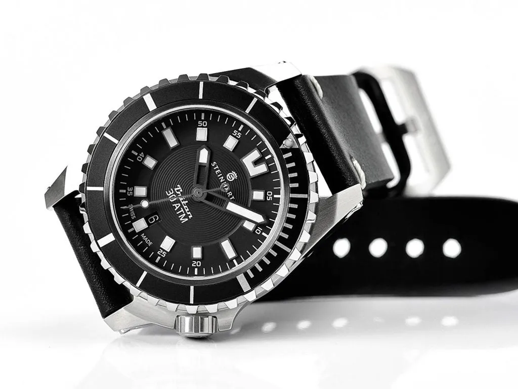 Triton 300 Black