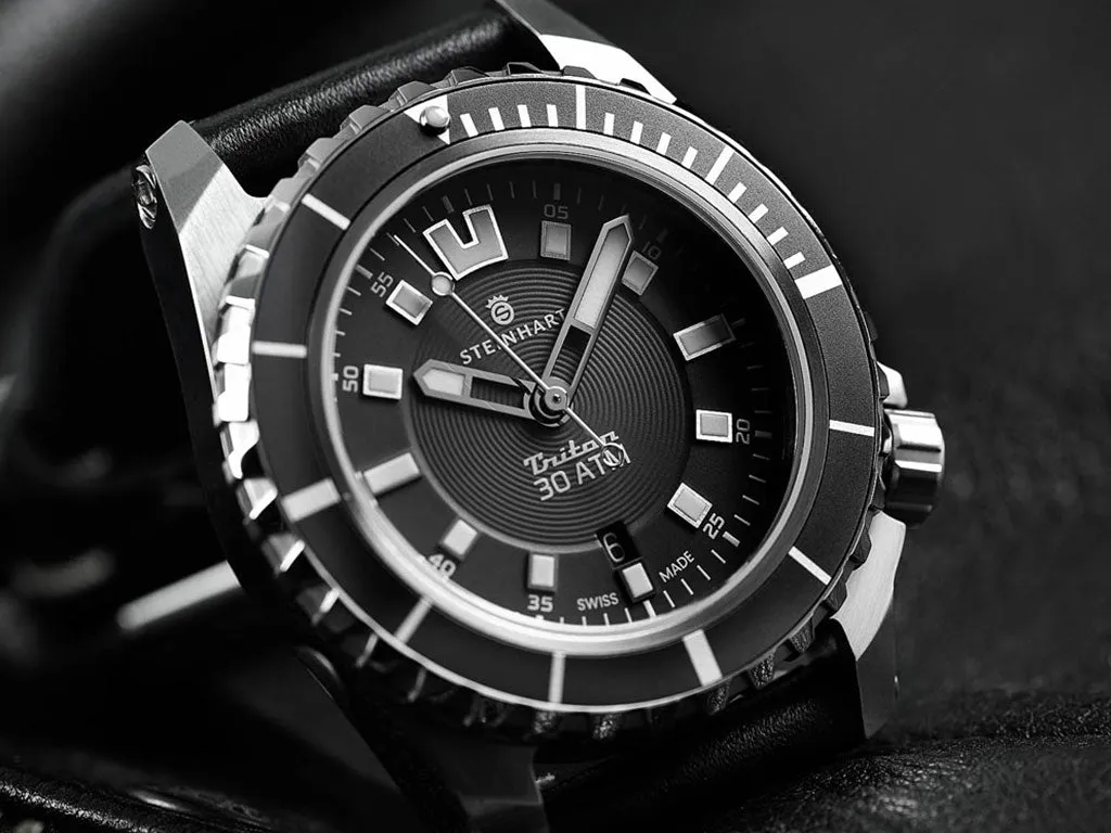 Triton 300 Black