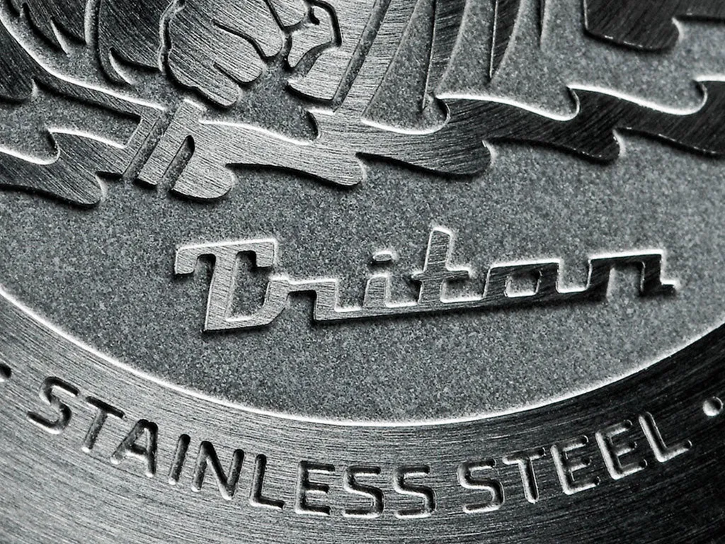 Triton 300 Black