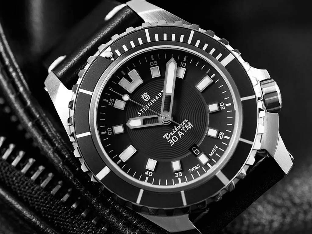 Triton 300 Black